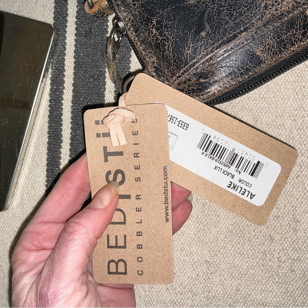 NWT Bed Stu Leather Alelike Crossbody Wristlet Phone Wallet Black Lux MSRP $185 - Picture 3 of 16